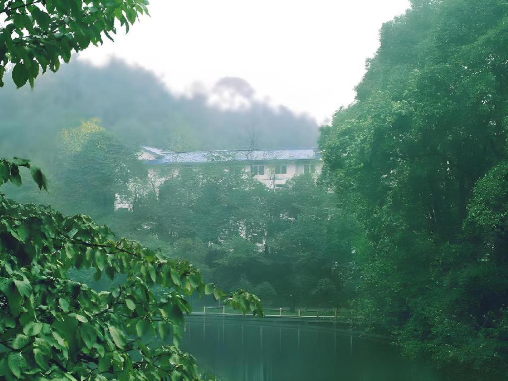 乐山 峨眉山红珠山宾馆酒店 外观 照片